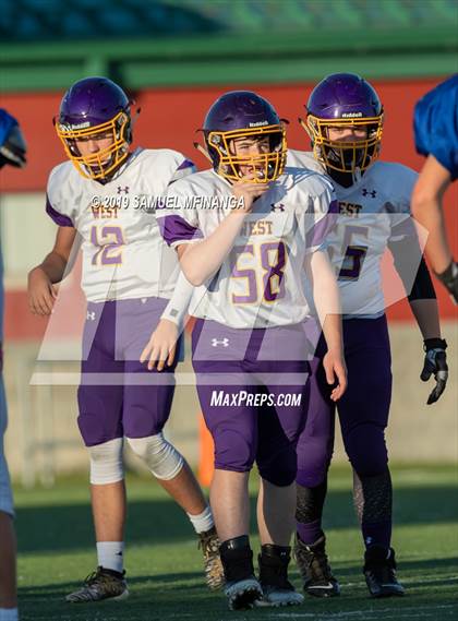 Thumbnail 3 in Lincoln East vs Bellevue West photogallery.