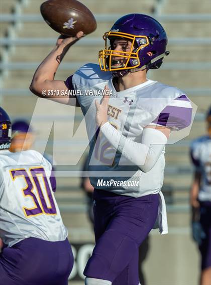 Thumbnail 3 in Lincoln East vs Bellevue West photogallery.