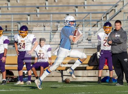Thumbnail 1 in Lincoln East vs Bellevue West photogallery.