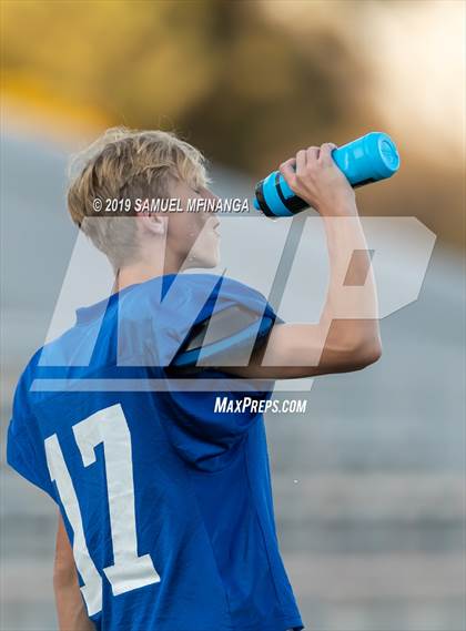 Thumbnail 3 in Lincoln East vs Bellevue West photogallery.