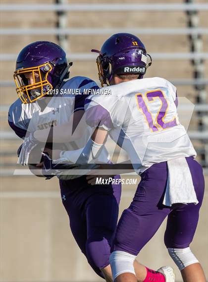 Thumbnail 3 in Lincoln East vs Bellevue West photogallery.
