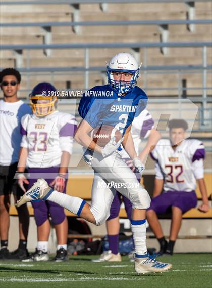 Thumbnail 3 in Lincoln East vs Bellevue West photogallery.