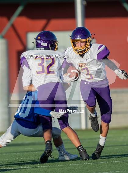 Thumbnail 3 in Lincoln East vs Bellevue West photogallery.