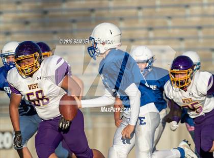 Thumbnail 1 in Lincoln East vs Bellevue West photogallery.