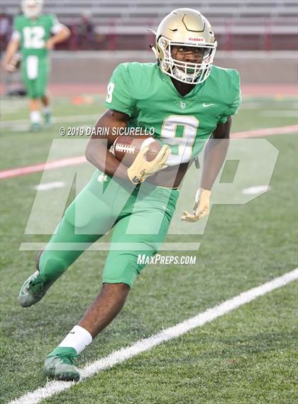 Thumbnail 2 in Long Beach Poly vs. Jordan photogallery.