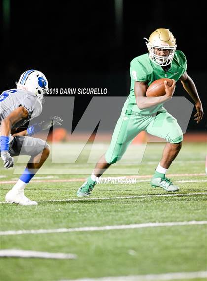 Thumbnail 3 in Long Beach Poly vs. Jordan photogallery.