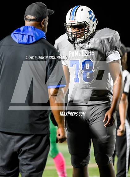Thumbnail 2 in Long Beach Poly vs. Jordan photogallery.