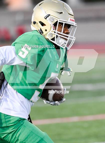 Thumbnail 3 in Long Beach Poly vs. Jordan photogallery.
