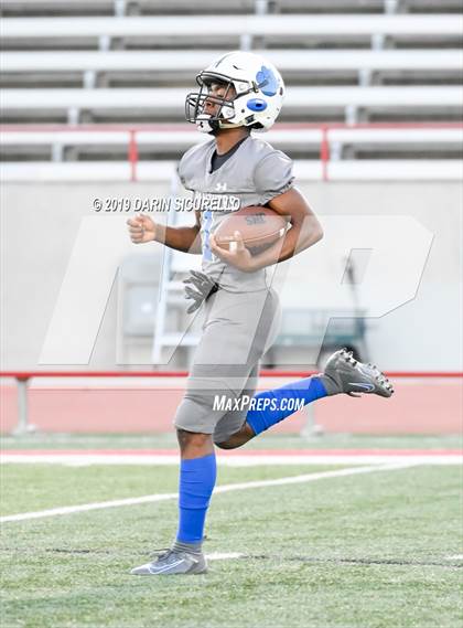 Thumbnail 2 in Long Beach Poly vs. Jordan photogallery.