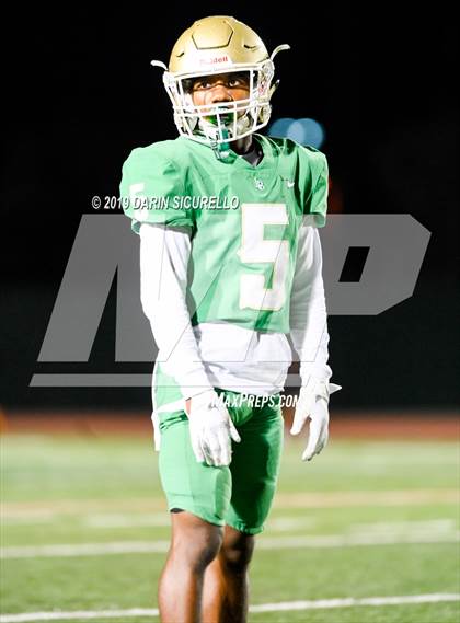 Thumbnail 3 in Long Beach Poly vs. Jordan photogallery.