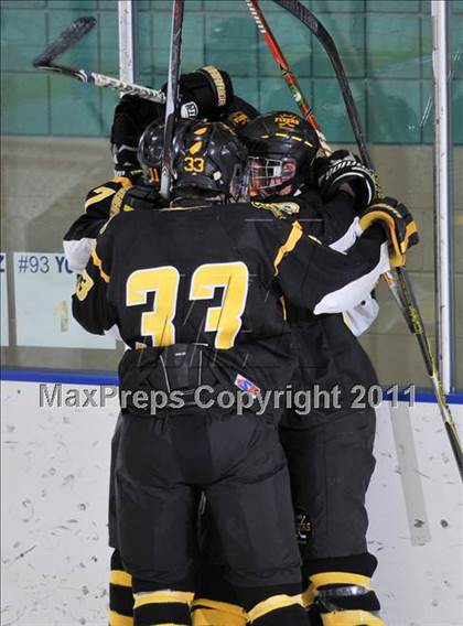 Thumbnail 2 in North Farmington/Harrison vs Farmington (OAA Red Division Consolation Finals) photogallery.