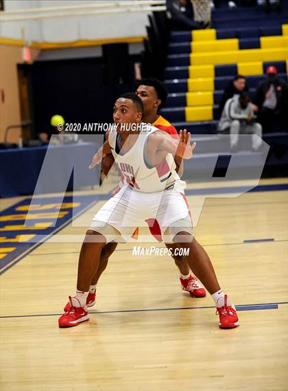 Thumbnail 1 in Long Island Lutheran vs. Bergen Catholic (Empire Invitational) photogallery.