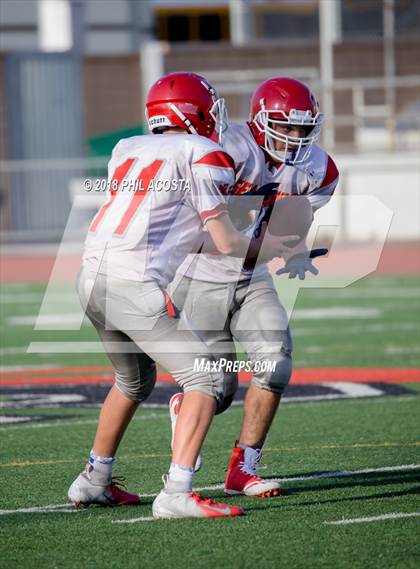 Thumbnail 2 in Crescenta Valley vs Redondo Union photogallery.