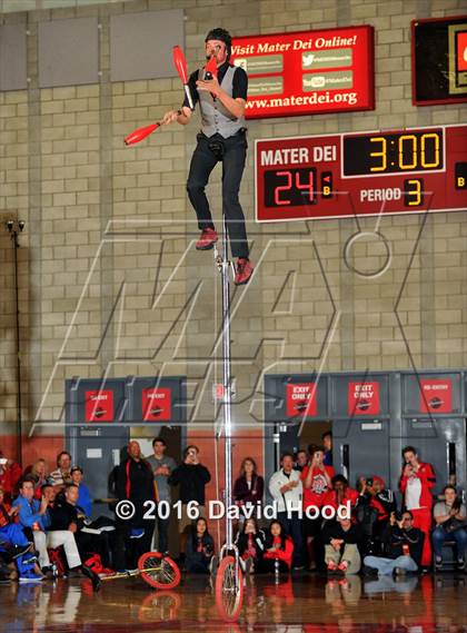 Thumbnail 2 in Foothills Christian @ Mater Dei (Nike Extravaganza) photogallery.