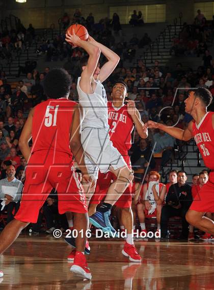 Thumbnail 2 in Foothills Christian @ Mater Dei (Nike Extravaganza) photogallery.