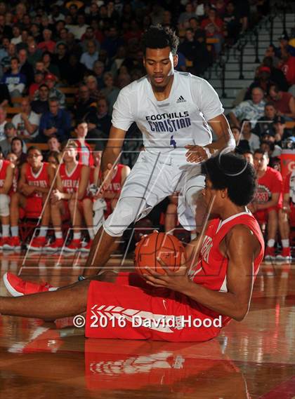 Thumbnail 2 in Foothills Christian @ Mater Dei (Nike Extravaganza) photogallery.