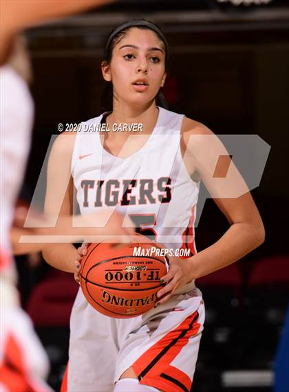Thumbnail 1 in Tuckahoe vs. Keio Academy of N.Y. (Section 1 Class C Semifinal) photogallery.