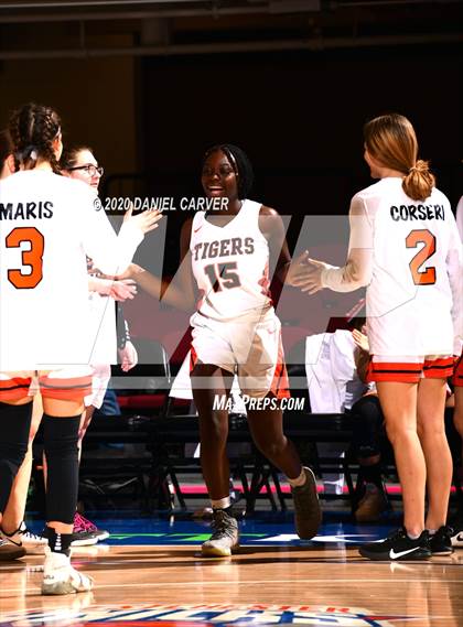 Thumbnail 2 in Tuckahoe vs. Keio Academy of N.Y. (Section 1 Class C Semifinal) photogallery.