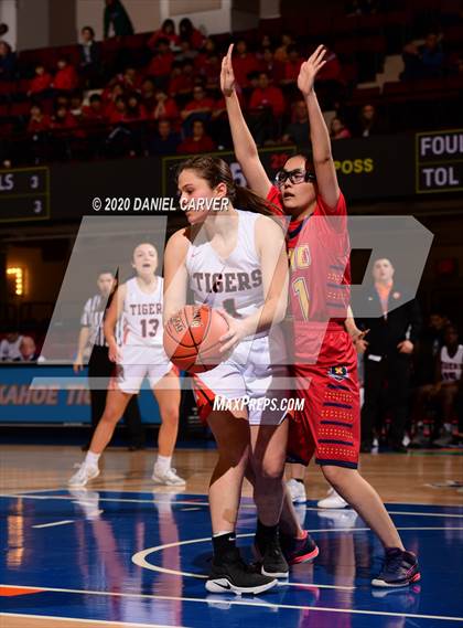 Thumbnail 3 in Tuckahoe vs. Keio Academy of N.Y. (Section 1 Class C Semifinal) photogallery.