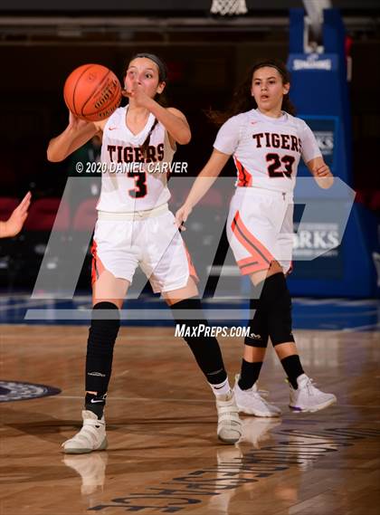 Thumbnail 2 in Tuckahoe vs. Keio Academy of N.Y. (Section 1 Class C Semifinal) photogallery.