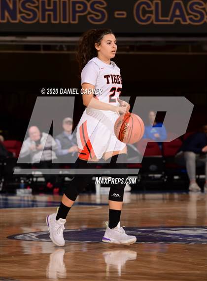 Thumbnail 2 in Tuckahoe vs. Keio Academy of N.Y. (Section 1 Class C Semifinal) photogallery.
