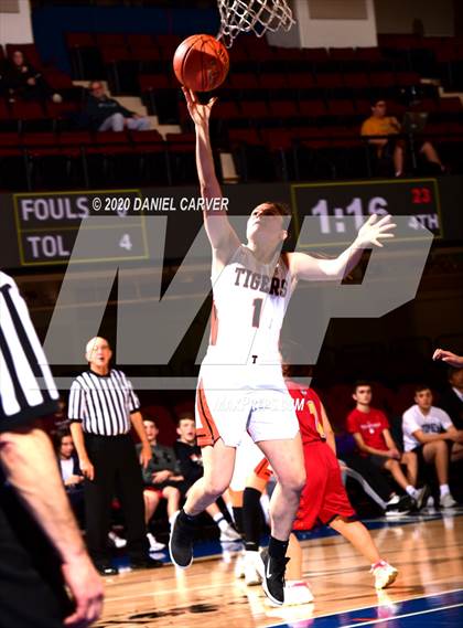 Thumbnail 2 in Tuckahoe vs. Keio Academy of N.Y. (Section 1 Class C Semifinal) photogallery.