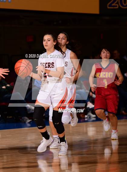 Thumbnail 3 in Tuckahoe vs. Keio Academy of N.Y. (Section 1 Class C Semifinal) photogallery.