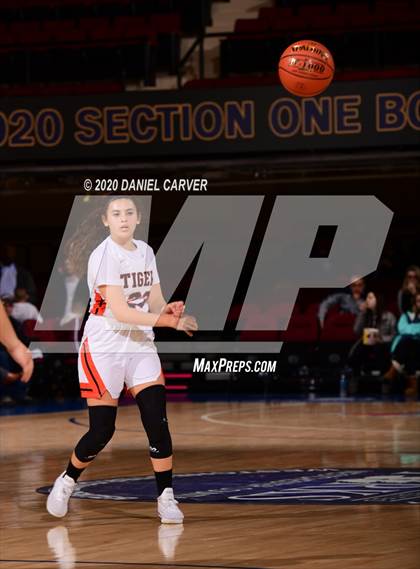 Thumbnail 2 in Tuckahoe vs. Keio Academy of N.Y. (Section 1 Class C Semifinal) photogallery.