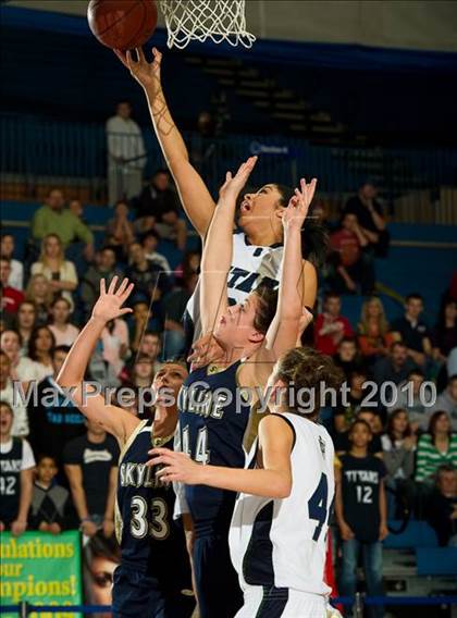 Thumbnail 1 in Syracuse vs Skyline (Utah 5A Semifinal) photogallery.