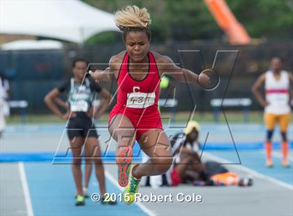 Thumbnail 1 in PSAL Girls  Outdoor Track & Field Championship photogallery.