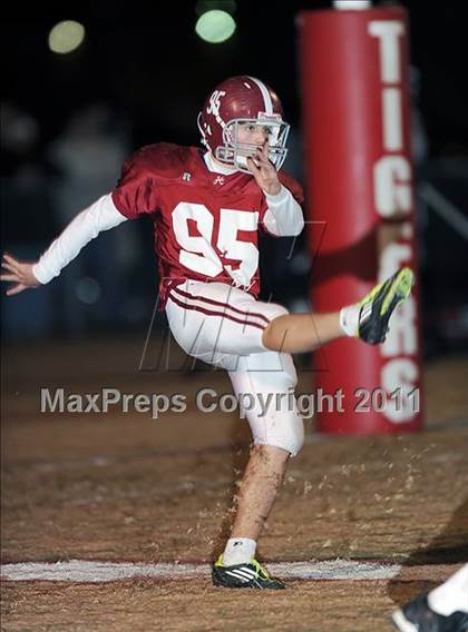 Thumbnail 2 in Hartselle vs. Briarwood Christian (AHSAA 5A Semifinal) photogallery.