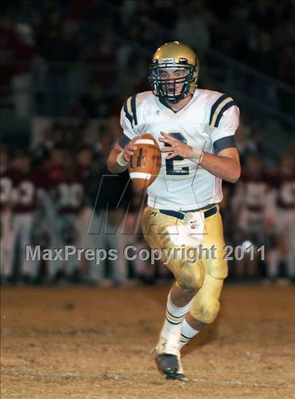 Thumbnail 1 in Hartselle vs. Briarwood Christian (AHSAA 5A Semifinal) photogallery.