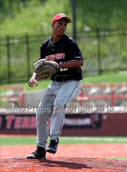 Thumbnail 3 in Newport vs. Dixie Heights (9th Region Tournament) photogallery.