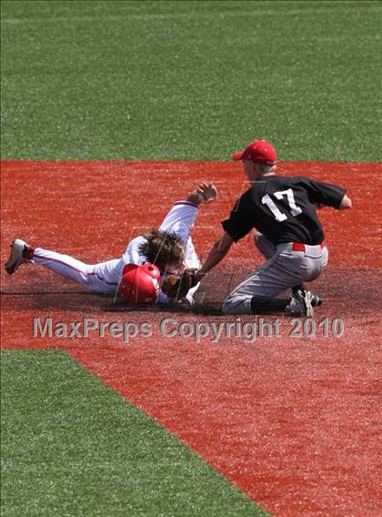 Thumbnail 2 in Newport vs. Dixie Heights (9th Region Tournament) photogallery.