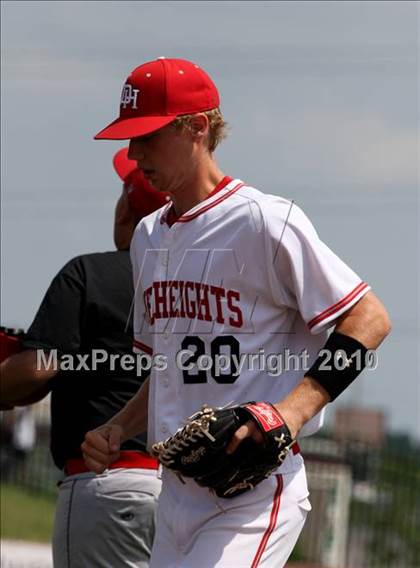 Thumbnail 3 in Newport vs. Dixie Heights (9th Region Tournament) photogallery.