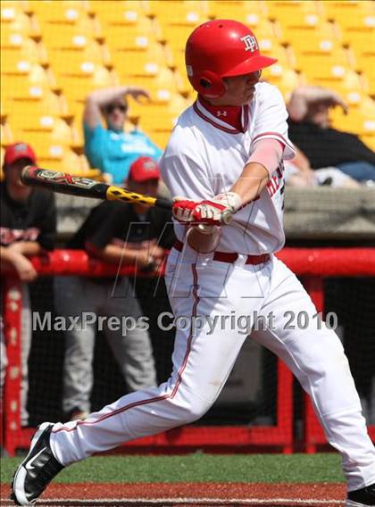 Thumbnail 1 in Newport vs. Dixie Heights (9th Region Tournament) photogallery.