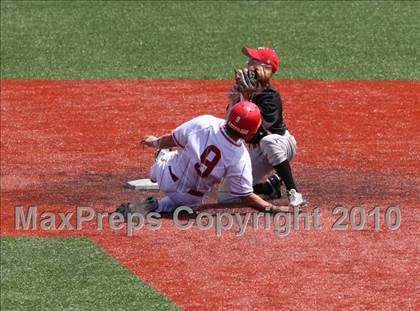 Thumbnail 2 in Newport vs. Dixie Heights (9th Region Tournament) photogallery.