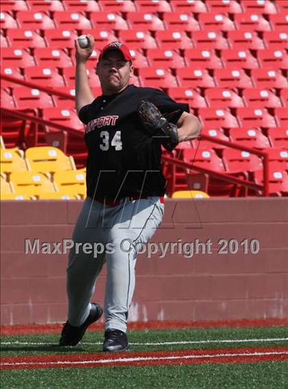 Thumbnail 2 in Newport vs. Dixie Heights (9th Region Tournament) photogallery.