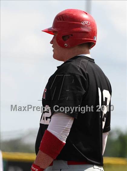 Thumbnail 3 in Newport vs. Dixie Heights (9th Region Tournament) photogallery.