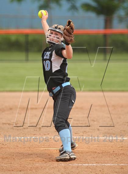 Thumbnail 3 in Belding vs Grand Rapids Christian (MHSAA Division 2 Regional Playoff) photogallery.