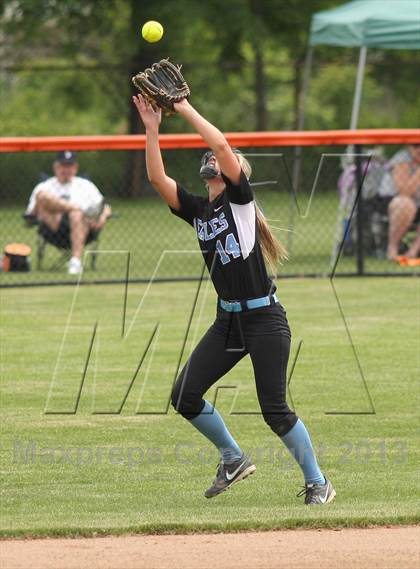 Thumbnail 2 in Belding vs Grand Rapids Christian (MHSAA Division 2 Regional Playoff) photogallery.