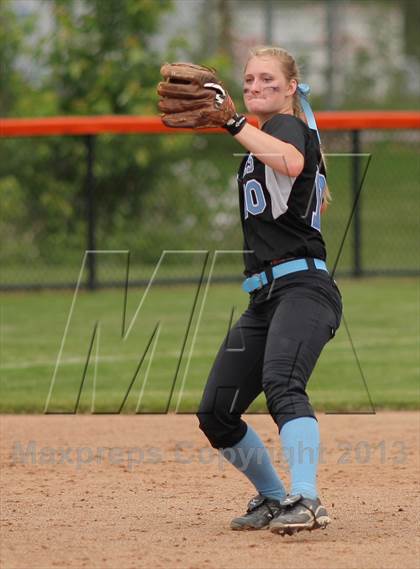 Thumbnail 1 in Belding vs Grand Rapids Christian (MHSAA Division 2 Regional Playoff) photogallery.