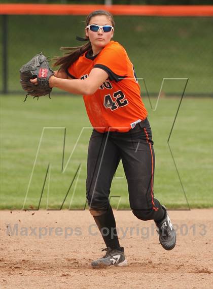 Thumbnail 1 in Belding vs Grand Rapids Christian (MHSAA Division 2 Regional Playoff) photogallery.
