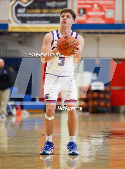 Thumbnail 2 in JV: Holy Cross @ Conner photogallery.