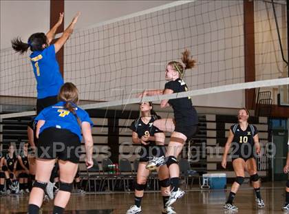 Thumbnail 2 in Desert Christian @ Xavier Prep photogallery.