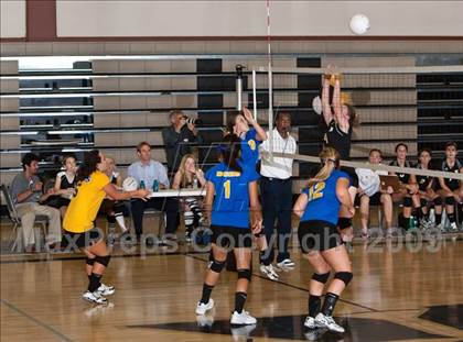 Thumbnail 2 in Desert Christian @ Xavier Prep photogallery.