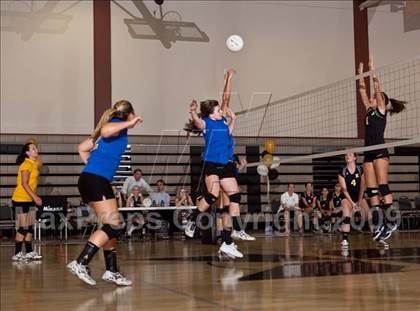 Thumbnail 2 in Desert Christian @ Xavier Prep photogallery.