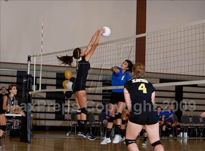 Thumbnail 2 in Desert Christian @ Xavier Prep photogallery.