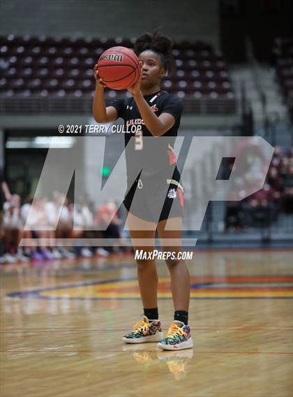 Thumbnail 1 in Judge Memorial vs. Grantsville (UHSAA 3A Quarterfinal) photogallery.