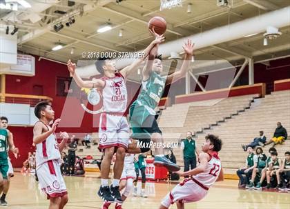 Thumbnail 2 in FR: Moreau Catholic @ James Logan photogallery.